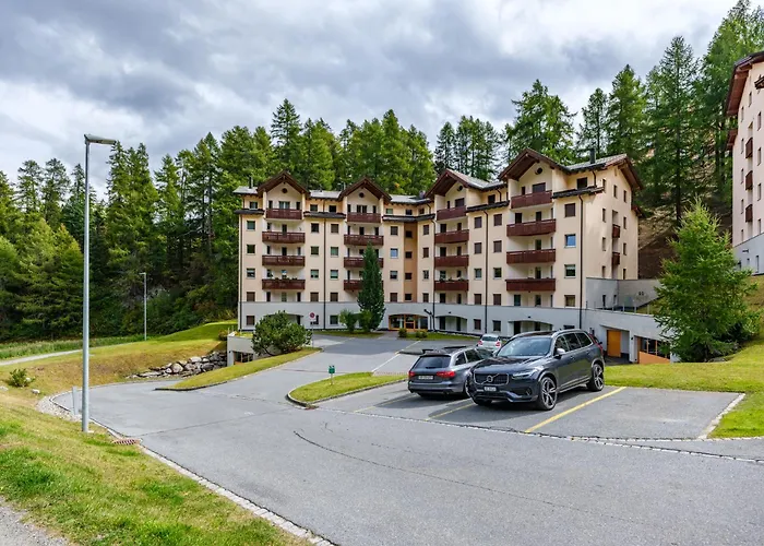 Luxury Mountain With Private Sauna And Underground Parking 圣莫里茨