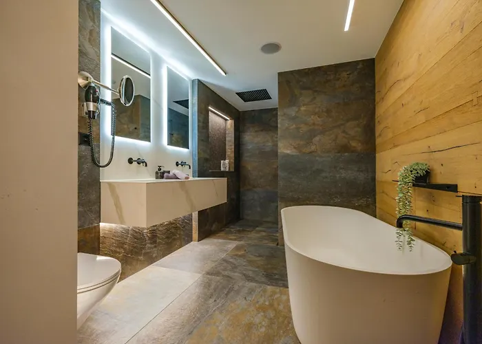 Luxury Mountain With Private Sauna And Underground Parking *