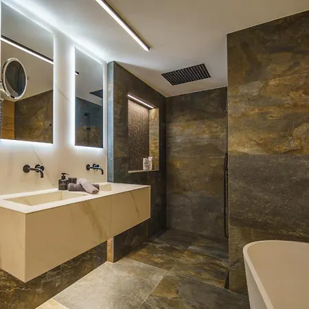 Luxury Mountain With Private Sauna And Underground Parking 圣莫里茨